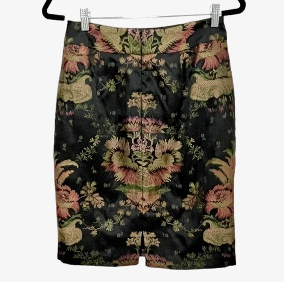 Cabi Tapestry Embroidered Design Pencil Skirt - Truly Gorgeous!! Size 6 - Picture 2 of 6